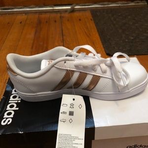 Adidas kids baseline sneakers